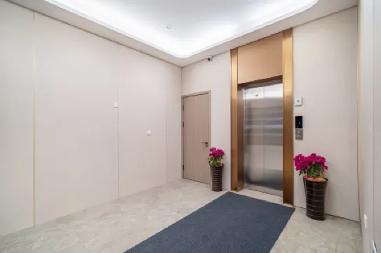 Yijianglou Hotel (Tonglu Fuchunjiang) Отели рядом с достопримечательностью «Binjiang Ecology Park»