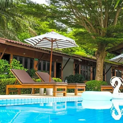 Phuket Siam Villas Отели рядом с достопримечательностью «Ват-Чалонг»