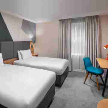 Holiday Inn FARNBOROUGH by IHG Rooms