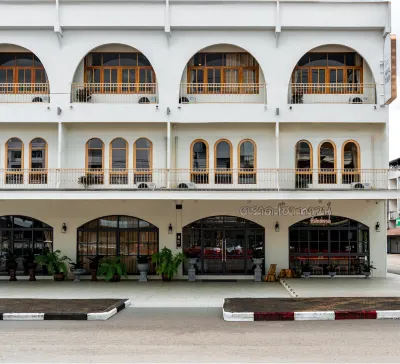 Trat Hometown Hotel a Bang Phra