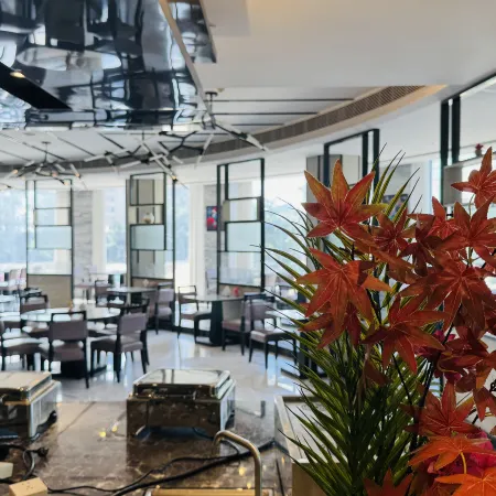 CP Peninsula Hotel Отели рядом с достопримечательностью «Железнодорожная станция Чанпин»
