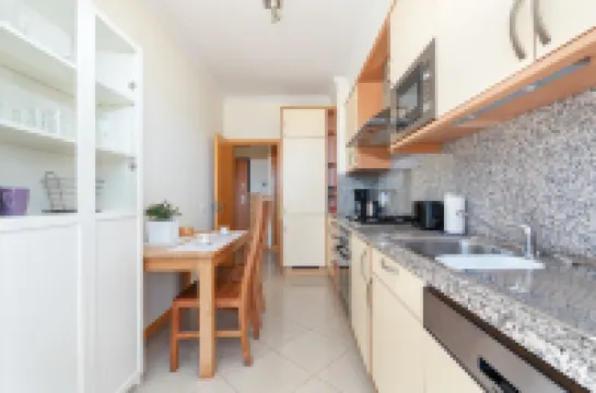 BnB Homes Eco Apartment with Terrace, 2 Swimming pools & Tennis court