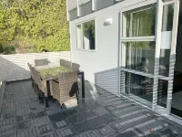 3-Bed Queenstown Apt with Balcony, Close to Town Hotels in 