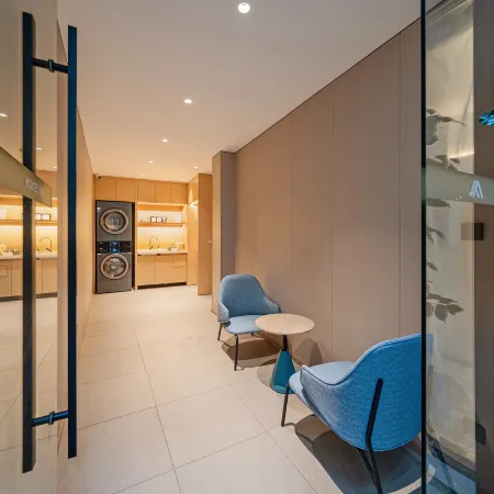 Ai Fei Hotel (Hangzhou West Lake Hubin Yintai in77 Store)