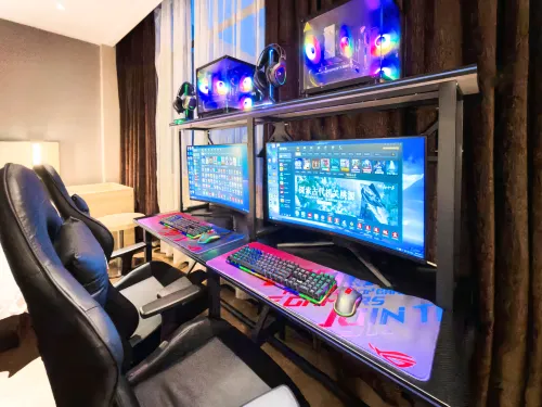 Qingye E-sports Homestay (Boluo Overseas Chinese High School Tianhong Shopping Center) - อีสปอร์ต