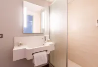 B&B โรงแรม Saint-Jean  de Maurienne - ที่มีที่จอดรถ