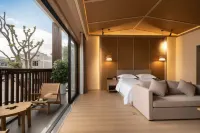 Memory Border Town Hotel