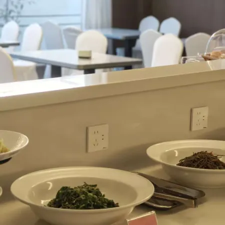 Runan Tian Zhongshan Hotel