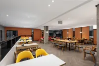 Zhe Ting Esports Hotel (Santai Tongchuan Ancient City Branch)