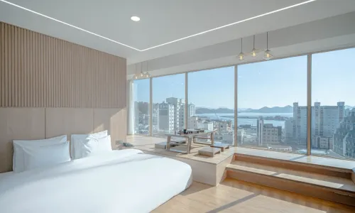 Tongyeong Tourist Hotel - parking