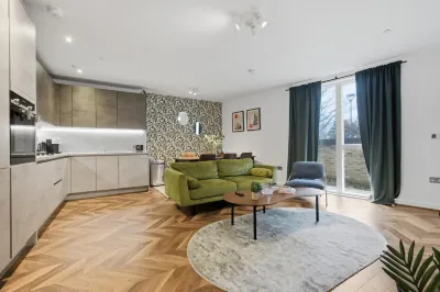 Spacious 3BR near Stratford Station & Olympic Park Hotels in Stratford