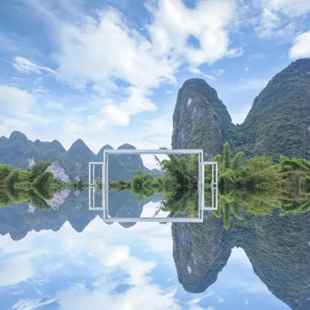 Mid-mountain Cloud & Water Hotel