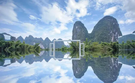 Mid-mountain Cloud & Water Hotel