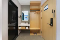 Geli Hotel (Dalian Huanan Square Shandong Road)