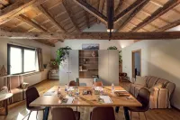 Villa di Modolo – The Dairy Courtyard