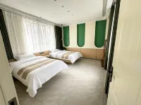 Yuanyuan | Wander · Manlu Courtyard Homestay (Yining Liuxing Street Airport)