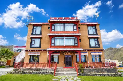 Alaxiu Manor (Xinduqiao Branch) โรงแรมในXinduqiao Town
