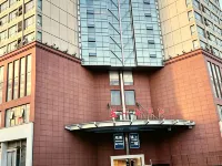 Changsha and dengFenglai Youth Hostel (IFS International Financial Center Wuyi Square)