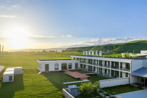 Yunqi Gallery Homestay (Bee Town Branch)