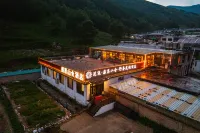 花築·感恩山舍·野奢度假飯店（五台山風景名勝區店） - 私人泳池