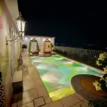 The Stallionz Classy Suites by LH - สระว่ายน้ำบนดาดฟ้า