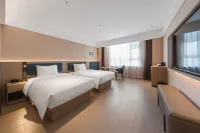 Huanman Hotel - parking