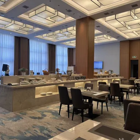 Huayun Hotel