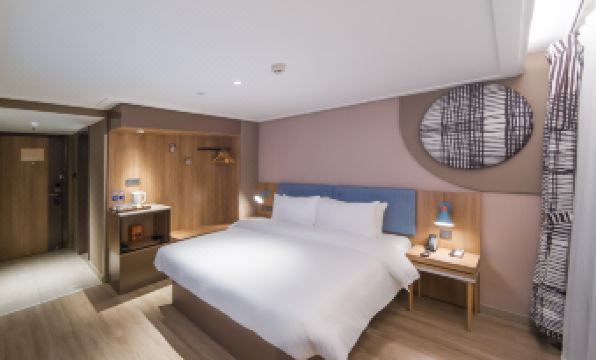 Homeinn · neo Hotel (Zhengzhou Railway Station Erqi Square Metro Station)
