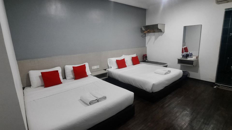 Super OYO 90724 Rg Hotel