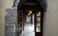 Yupin Villa Tower Next to the Ancient Courtyard (Dali Ancient City Cangshan Branch) Hotels near The Chongsheng Temple And The Three-Pagoda Culture Tourist Area