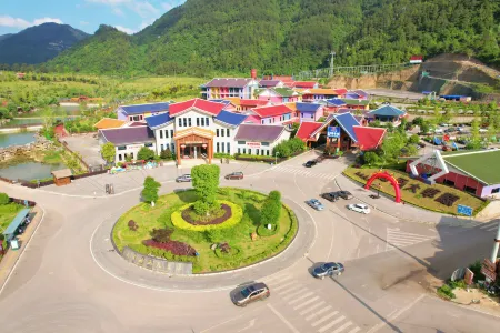 Nanzhuo Holiday Hotel