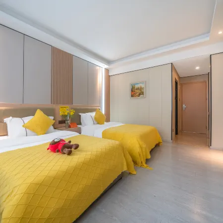 Fanhua Hotel (Zhanjiang World Trade Building No.5 Middle School)