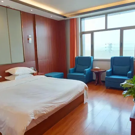 Madoi Huangheyuan Grand Hotel (Sanchaluokou) Hotels in Madoi