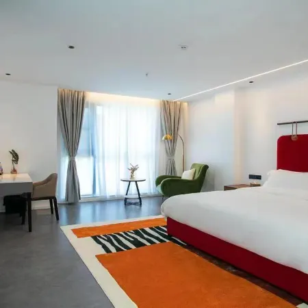 Xi Zi LI Urban Select Hotel(ZiGong Larten Park)