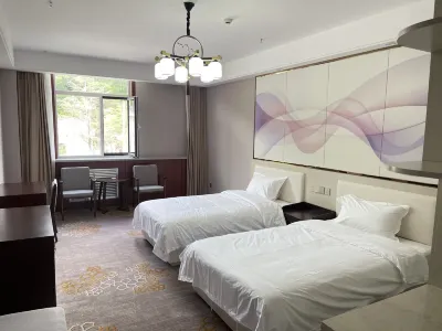 Tianshui Wanhang Hotel Hotels near Qingjuan Mountain Tourism Resort