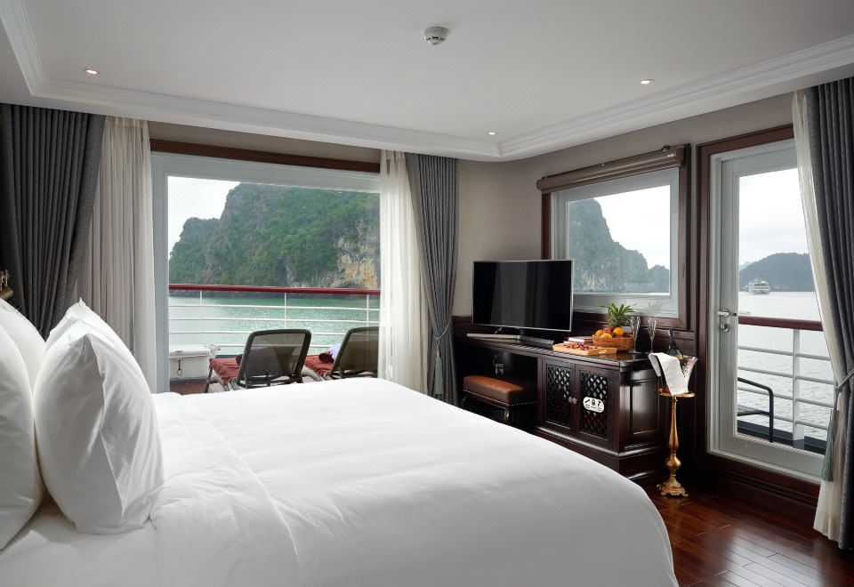 Paradise Grand Cruise