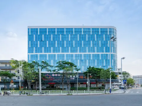 Vienna Hotel (Guangzhou Yue He Fang Xialiang Metro Station Store)
