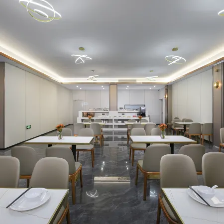 Fairyland Hotel (Beihai Silver Beach International Passenger Port)