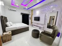 Clique Court Hotel & Suite Hotels in Warri