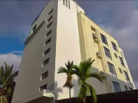 Return Homestay (Sanya Hailv Duty Free City Eternal Love Store) Hotel dekat Yalong Bay Railway Station