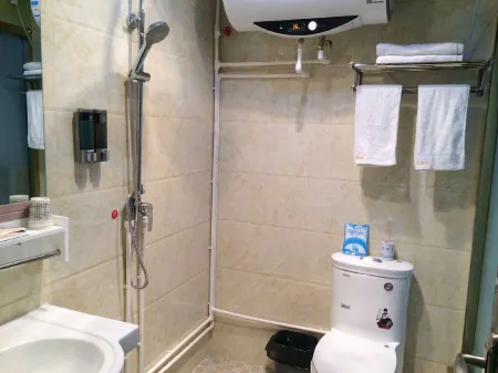 Ejin Qi Zhongxin Hotel Отели рядом с достопримечательностью «Ceke Port International Cultural Tourism Area»