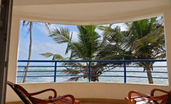 PinkLand Hotel