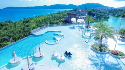 HUALUXE Sanya Yalong Bay Resort Hotels in Sanya