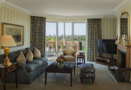 슈발 토르니 코트의 럭셔리한 주거 공간