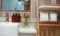 Huali Time · Scenic View Audio Boutique Stay (Kunming Railway Station Xishan Wanda Plaza) Hotel a South Asia Feature No. 1 City