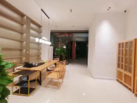 DongZe Hotel Hotel di Napo County