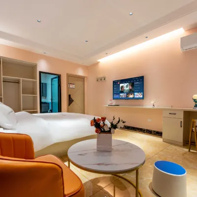 Mu You Jiu Di Hotel (Qujing No. 2 High School) Hotels near Ruihe Park