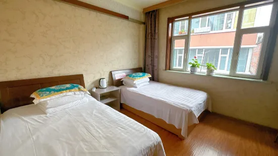 Antu Mingyuezhen Yilai Hotel