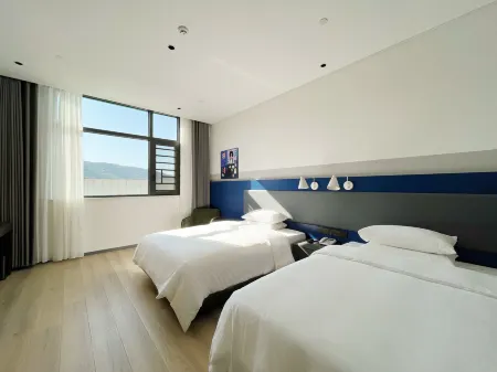 Xianning Hengli Sports Hotel Отели рядом с достопримечательностью «Taiyi Statue of God»