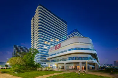 Tsuen Wan International Apartment (Zhuhai International Convention and Exhibition Center) Hotels near Hebao Island